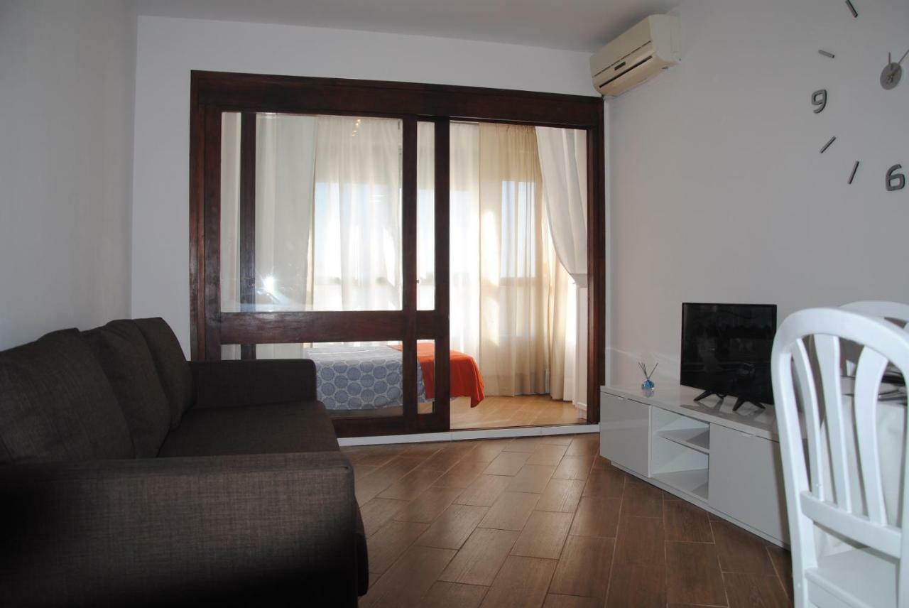Apartamento Cerca De La Playa Y Campo De Golf Con Piscina Apartment Torremolinos Bagian luar foto