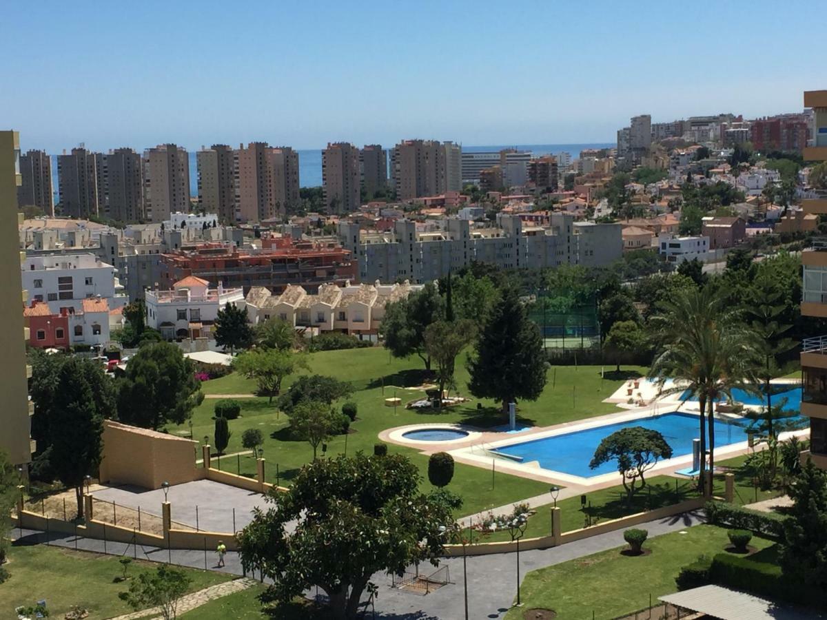Apartamento Cerca De La Playa Y Campo De Golf Con Piscina Apartment Torremolinos Bagian luar foto