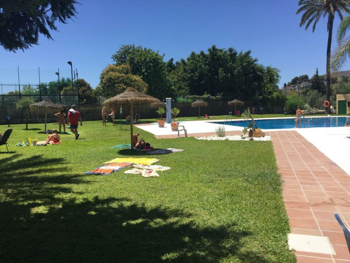 Apartamento Cerca De La Playa Y Campo De Golf Con Piscina Apartment Torremolinos Bagian luar foto