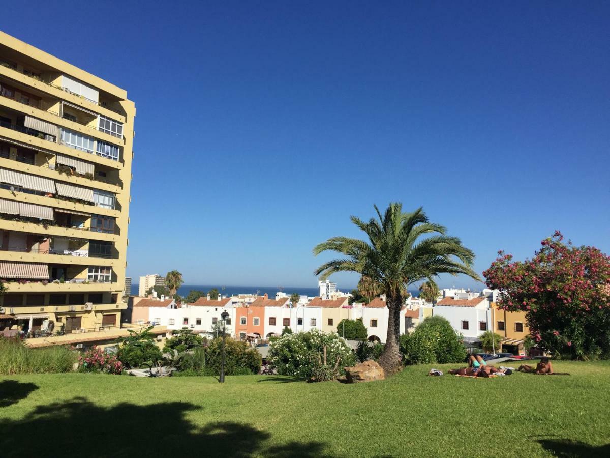 Apartamento Cerca De La Playa Y Campo De Golf Con Piscina Apartment Torremolinos Bagian luar foto