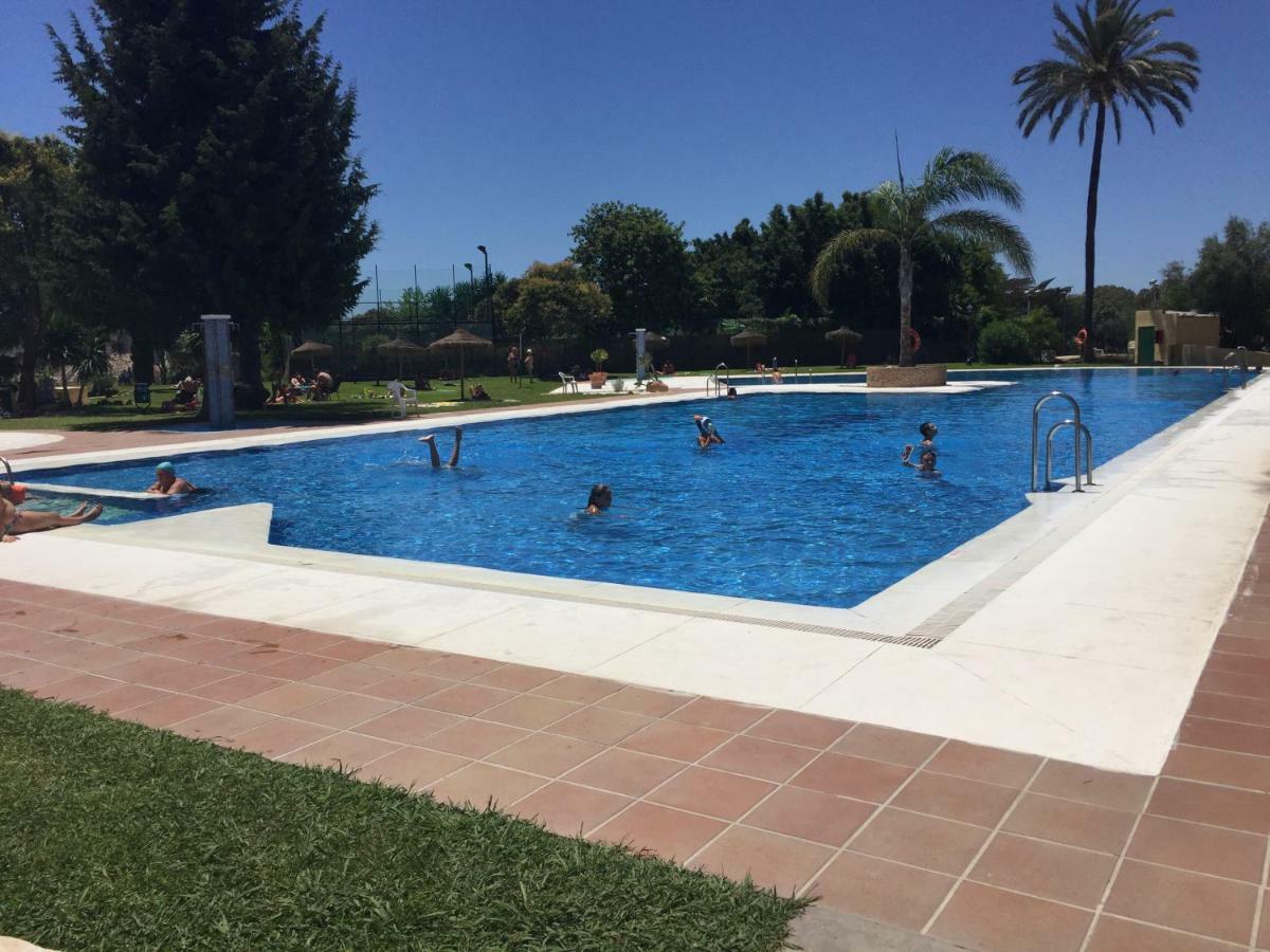 Apartamento Cerca De La Playa Y Campo De Golf Con Piscina Apartment Torremolinos Bagian luar foto